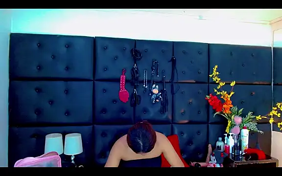 Isalombardi online show from 8, 4, 2026