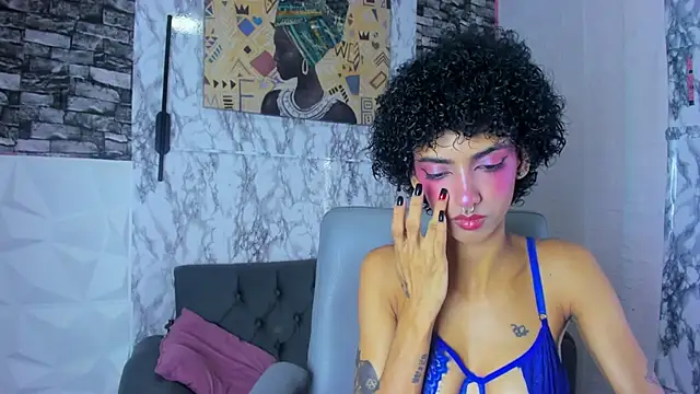 Snapshot of Queen_Cuarxxo chatting on 25, 6, 2026 Queen Cuarxxo online show from 25, 6, 2026