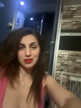 EmaSkyes online show from 11, 11, 2025