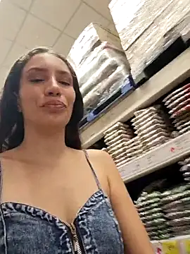 Snapshot of aurelialux chatting on 4, 10, 2025 aurelialux online show from 4, 10, 2025