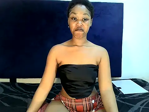 Snapshot of ReginaStar16 chatting on 30, 10, 2025 ReginaStar16 online show from 30, 10, 2025