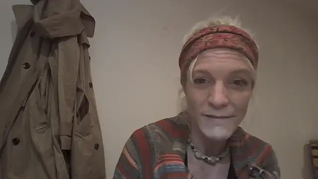 Snapshot of AddieAssets chatting on 6, 12, 2024 AddieAssets online show from 6, 12, 2024