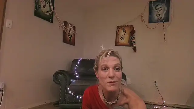 Snapshot of AddieAssets chatting on 20, 12, 2024 AddieAssets online show from 20, 12, 2024