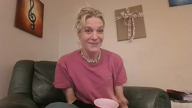 Snapshot of AddieAssets chatting on 28, 12, 2024 AddieAssets online show from 28, 12, 2024