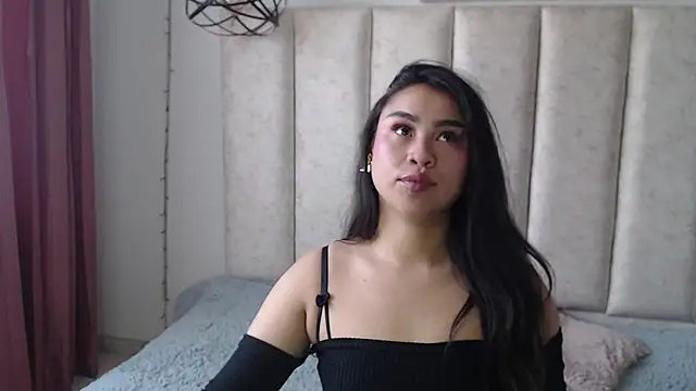 Snapshot of hinataleecs chatting on 13, 12, 2025 hinataleecs online show from 13, 12, 2025