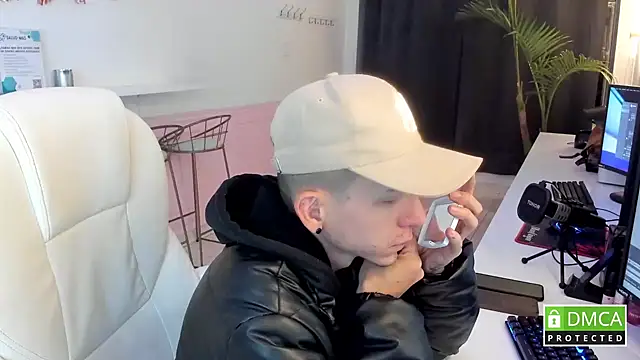 smallgiant27 online show from 8, 10, 2025