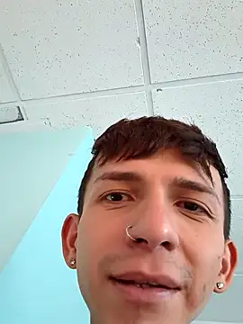 Snapshot of smallgiant27 chatting on 6, 3, 2026 smallgiant27 online show from 6, 3, 2026