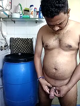 Snapshot of Mmm992170 chatting on 6, 11, 2025 Mmm992170 online show from 6, 11, 2025