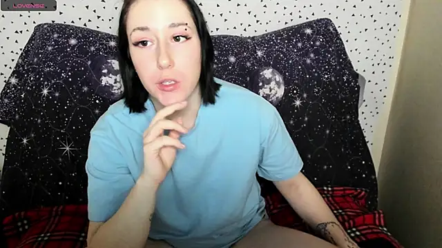 Snapshot of adell_berry chatting on 2, 2, 2025 adell berry online show from 2, 2, 2025