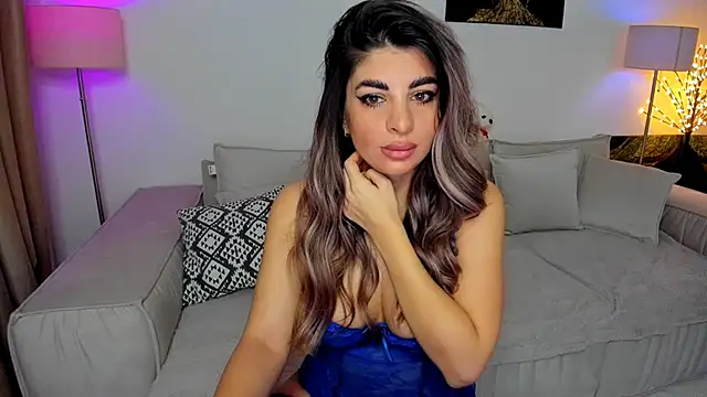 Snapshot of Queenofyouredreams chatting on 23, 12, 2024 Queenofyouredreams online show from 23, 12, 2024