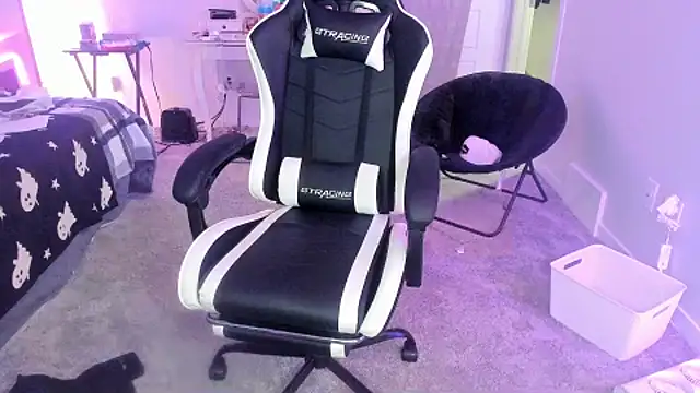 Snapshot of mollygordan chatting on 14, 10, 2025 mollygordan online show from 14, 10, 2025