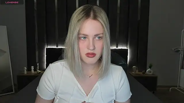 Snapshot of _Sarah_Soul_ chatting on 5, 2, 2025 Sarah Soul online show from 5, 2, 2025