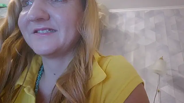 Snapshot of EstrellaWalters chatting on 27, 10, 2025 EstrellaWalters online show from 27, 10, 2025