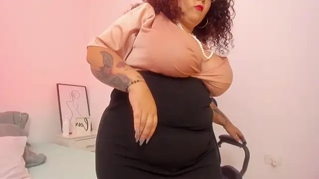 Snapshot of MaraaSweett chatting on 21, 10, 2025 MaraaSweett online show from 21, 10, 2025