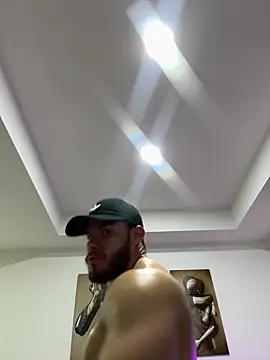 Snapshot of garageboy94 chatting on 31, 1, 2025 garageboy94 online show from 31, 1, 2025
