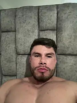 Snapshot of garageboy94 chatting on 16, 2, 2025 garageboy94 online show from 16, 2, 2025
