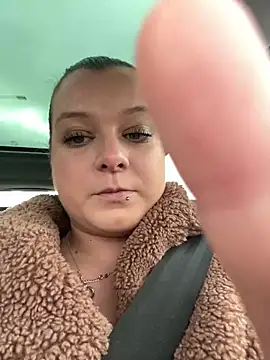 Snapshot of NaughtyWifeUK chatting on 18, 12, 2024 NaughtyWifeUK online show from 18, 12, 2024