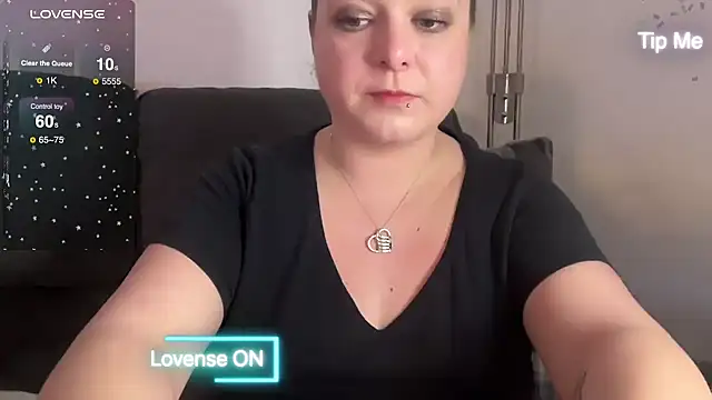 Snapshot of NaughtyWifeUK chatting on 8, 2, 2025 NaughtyWifeUK online show from 8, 2, 2025