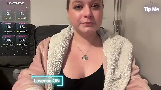 Snapshot of NaughtyWifeUK chatting on 23, 2, 2025 NaughtyWifeUK online show from 23, 2, 2025