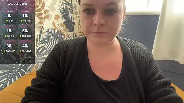 Snapshot of NaughtyWifeUK chatting on 7, 1, 2026 NaughtyWifeUK online show from 7, 1, 2026