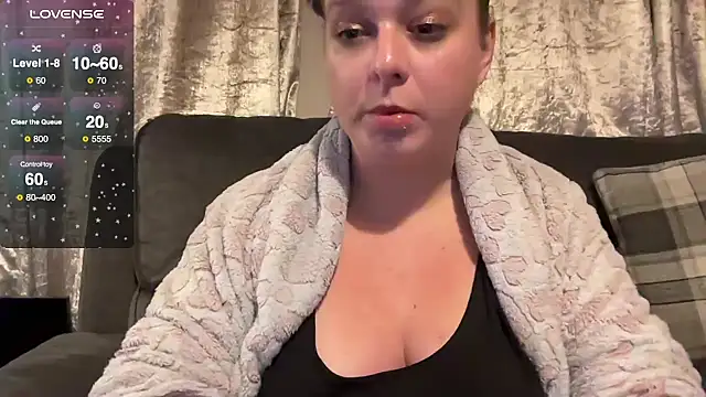 Snapshot of NaughtyWifeUK chatting on 9, 1, 2026 NaughtyWifeUK online show from 9, 1, 2026