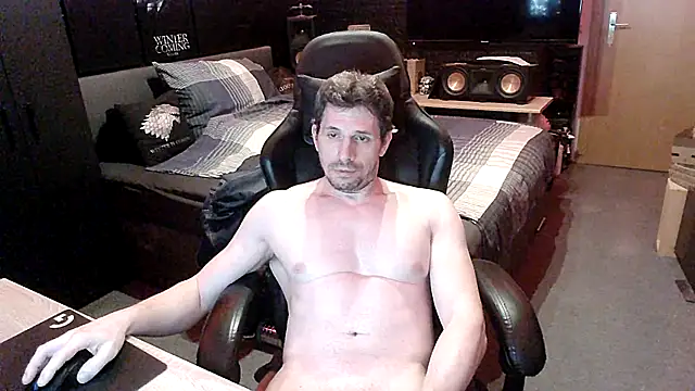 Snapshot of dreamwallker21 chatting on 5, 4, 2026 dreamwallker21 online show from 5, 4, 2026