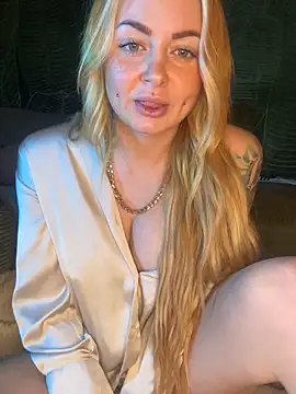 ObviouslyPeachy online show from 8, 1, 2025