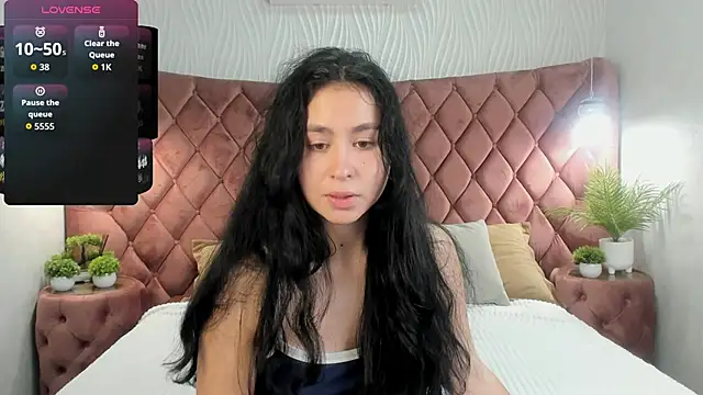 Mile Madeline online show from 2, 10, 2025