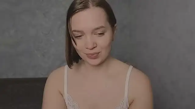 Snapshot of Alina-Mur chatting on 4, 4, 2026 Alina-Mur online show from 4, 4, 2026