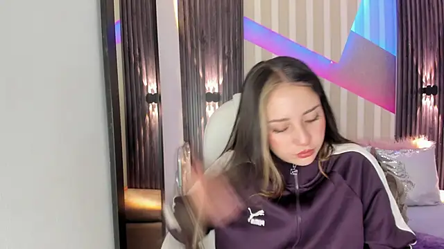 emily layton online show from 6, 10, 2025