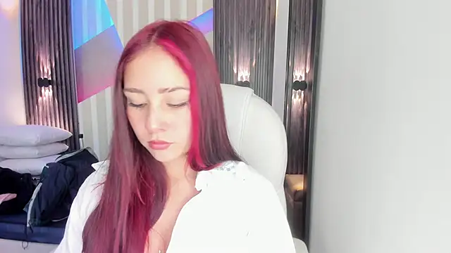 emily layton online show from 8, 11, 2025