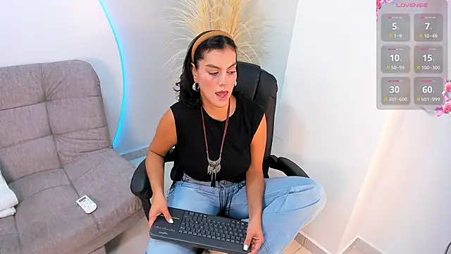 Ada Monroe10 online show from 15, 9, 2025