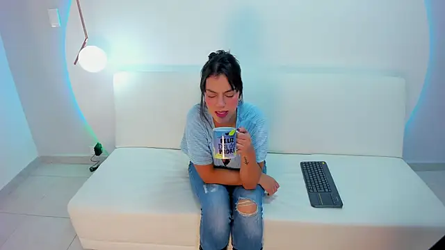 Ada Monroe10 online show from 5, 12, 2025