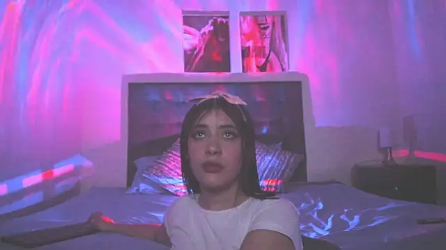 Snapshot of RileySkye chatting on 20, 1, 2025 RileySkye online show from 20, 1, 2025