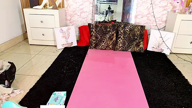 Snapshot of RileySkye chatting on 26, 9, 2025 RileySkye online show from 26, 9, 2025