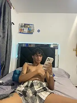 derreck models online show from 6, 3, 2026