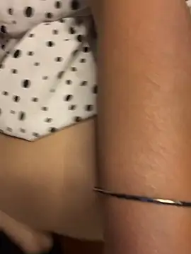 couple redbeach online show from 13, 1, 2026