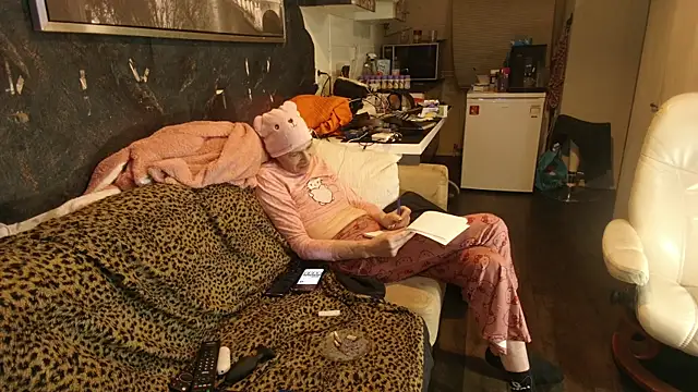 Snapshot of Doggyray44 chatting on 5, 1, 2026 Doggyray44 online show from 5, 1, 2026