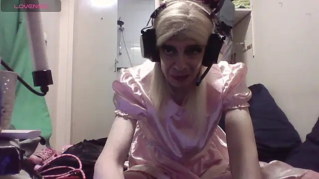 Snapshot of Doggyray44 chatting on 1, 2, 2026 Doggyray44 online show from 1, 2, 2026