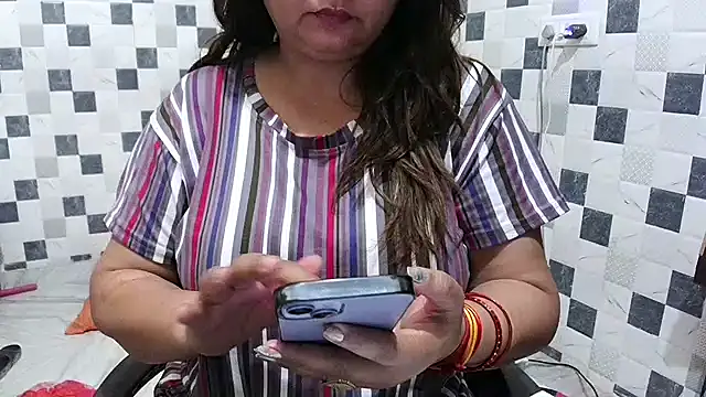 Snapshot of bhabhi_jaan11 chatting on 2, 4, 2026 bhabhi jaan11 online show from 2, 4, 2026