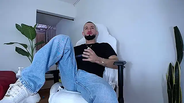 Snapshot of diamond_black00 chatting on 30, 10, 2025 diamond black00 online show from 30, 10, 2025