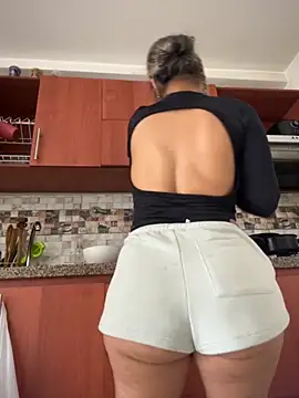 Snapshot of doll_celeste20 chatting on 25, 9, 2025 doll celeste20 online show from 25, 9, 2025