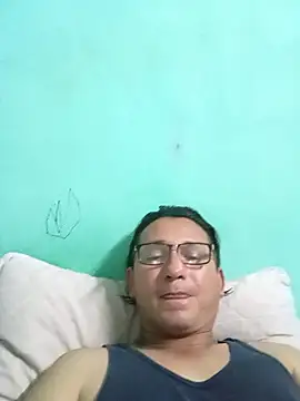 Snapshot of Andresguz35 chatting on 14, 6, 2026 Andresguz35 online show from 14, 6, 2026