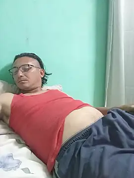 Snapshot of Andresguz35 chatting on 15, 7, 2026 Andresguz35 online show from 15, 7, 2026