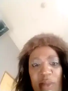 Snapshot of QueenOFthroat chatting on 24, 6, 2026 QueenOFthroat online show from 24, 6, 2026