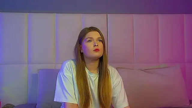 Snapshot of CrystalLyons chatting on 17, 3, 2026 CrystalLyons online show from 17, 3, 2026