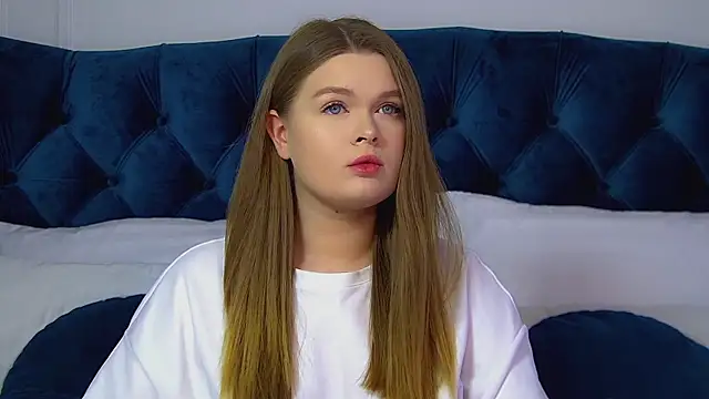 Snapshot of CrystalLyons chatting on 23, 3, 2026 CrystalLyons online show from 23, 3, 2026