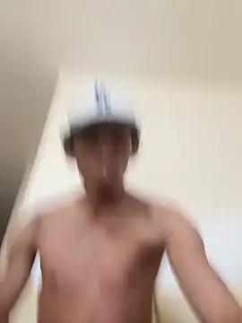 Snapshot of estrellaalvear chatting on 6, 10, 2025 estrellaalvear online show from 6, 10, 2025