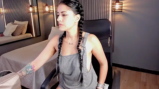 Snapshot of aura-baker chatting on 5, 2, 2025 aura-baker online show from 5, 2, 2025