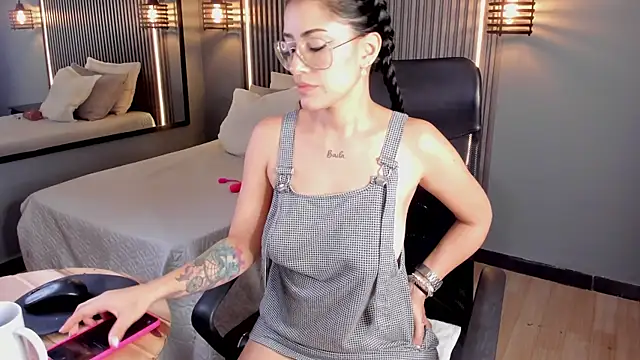 Snapshot of aura-baker chatting on 5, 2, 2025 aura-baker online show from 5, 2, 2025